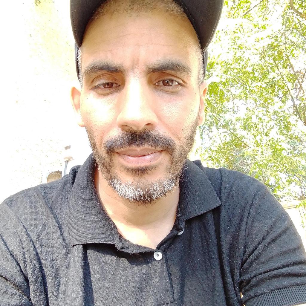 دلوش حسام